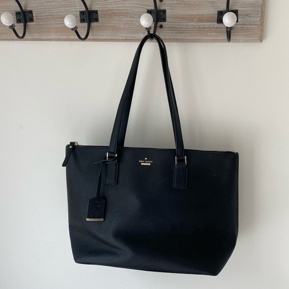 Kate spade black hand bag shoulder bag. - Picture 1 of 7